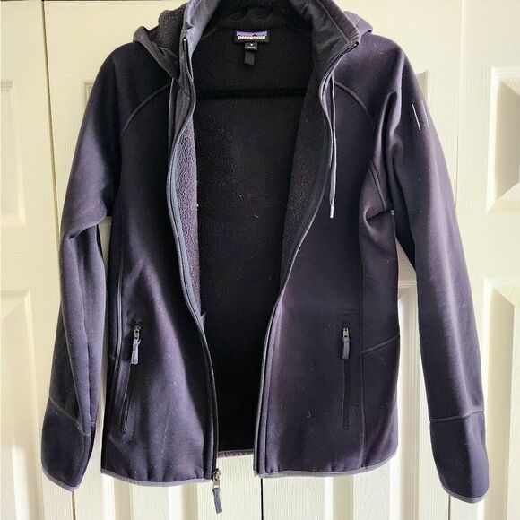 Patagonia Women's Black Hooded Mid-Weight Scuba Fleece Jacket, Size Medium - Picture 1 of 7